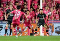 　後半、ゴールを決めるＣ大阪・奥田（１６）