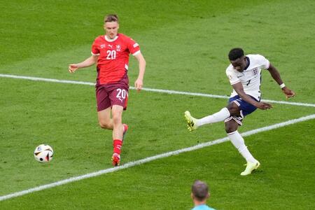 イングランド準決勝へ　スイスに先制許すもサカ同点弾　ＰＫ戦勝利にサウスゲート監督「しぶとさと粘り強さを見せた」