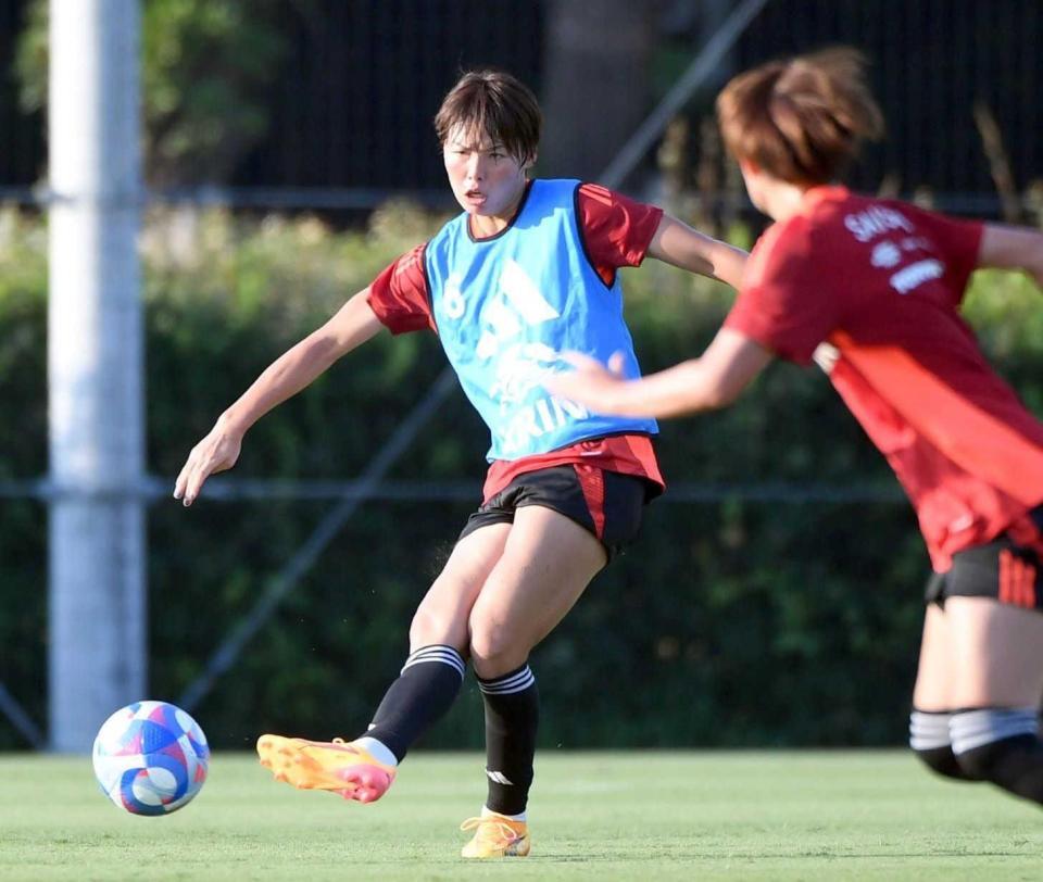 　初日から積極的に動く熊谷紗希（撮影・佐藤厚）