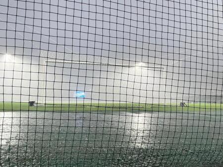 　激しい雷雨で決勝戦開始が大幅に遅延となった、日本クラブユースサッカー選手権会場の味の素フィールド西が丘