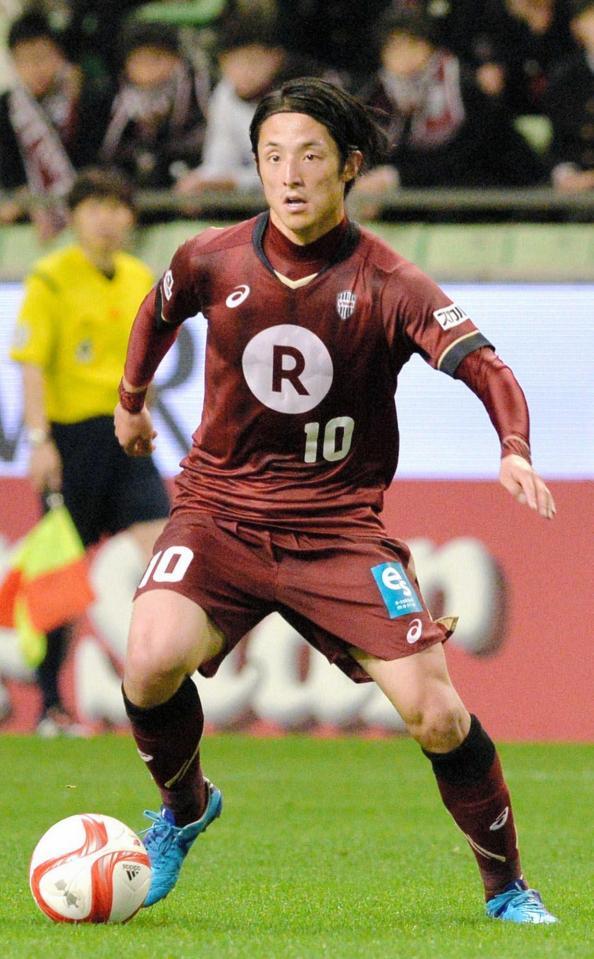 　ヴィッセル神戸のＭＦ森岡亮太（１０）＝２０１５年４月２２日、ノエビアスタジアム神戸