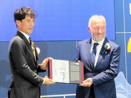 元日本代表監督・ザッケローニ氏「私の人生で最上の４年間と言ってもいい」サッカー殿堂掲額式に出席