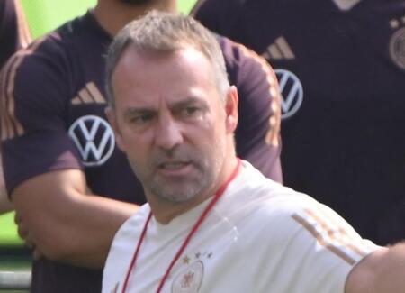 バルサつま先オフサイドに憤慨　フリック監督は「悪い判定、ゴールが認められていれば違う試合に」