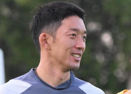 清水退団の権田修一に妻が感謝と労い　家族写真とともに「全力を尽くした４年間」高校から交際で２０年目