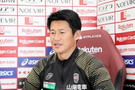 　オンライン取材に応じる吉田監督　©ＶＩＳＳＥＬ　ＫＯＢＥ