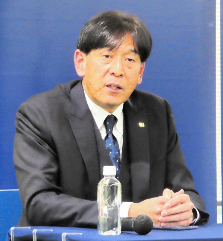 　都内で取材に応じた元国際審判員の西村雄一氏