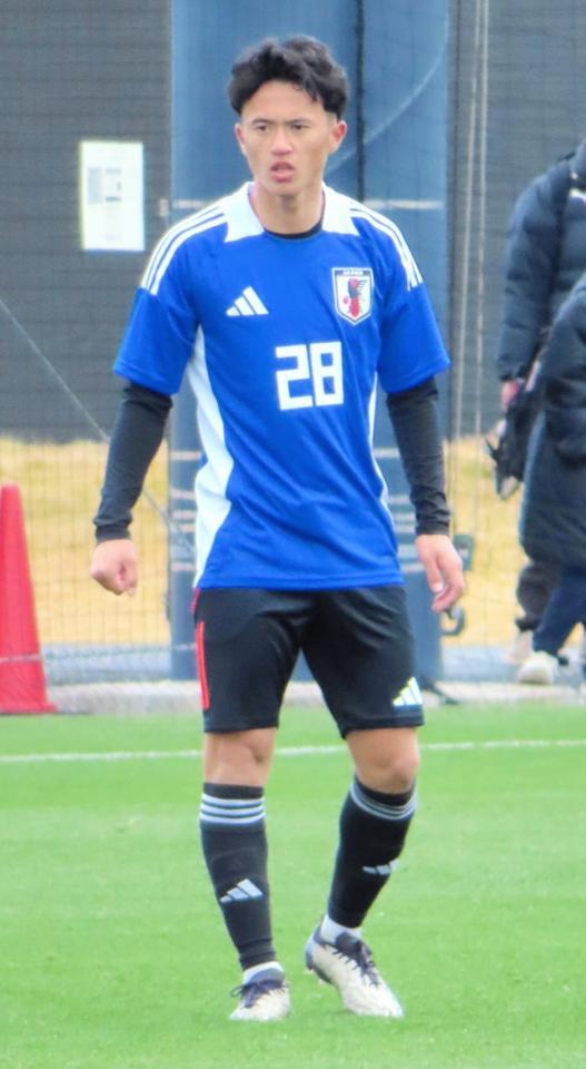 　流通経大とのトレーニングマッチに出場したＵ－１９日本代表のＦＷ高岡伶颯