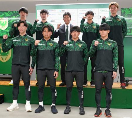 Ｊ１東京Ｖが新体制発表　城福監督「今年も成長」