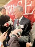 式典の前に取材に応じる元日本代表監督の川淵三郎氏