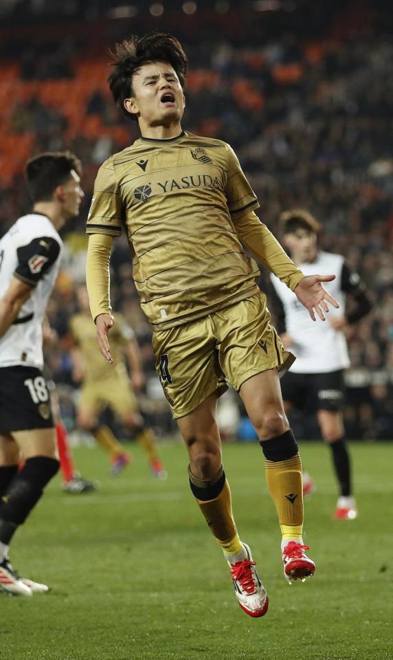 　バレンシア戦の後半、シュートを止められ、悔しがるレアル・ソシエダードの久保＝１９日（共同）