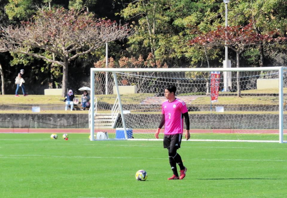 　沖縄ＳＶとのトレーニングマッチに出場したＤＦ中山雄太