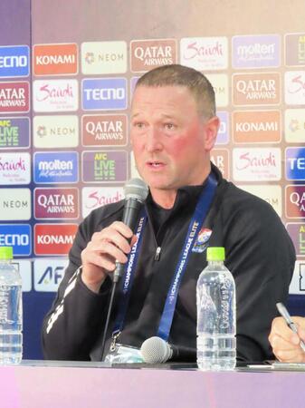 　上海申花戦に向けて意気込みを語った横浜Ｍのスティーブ・ホーランド監督