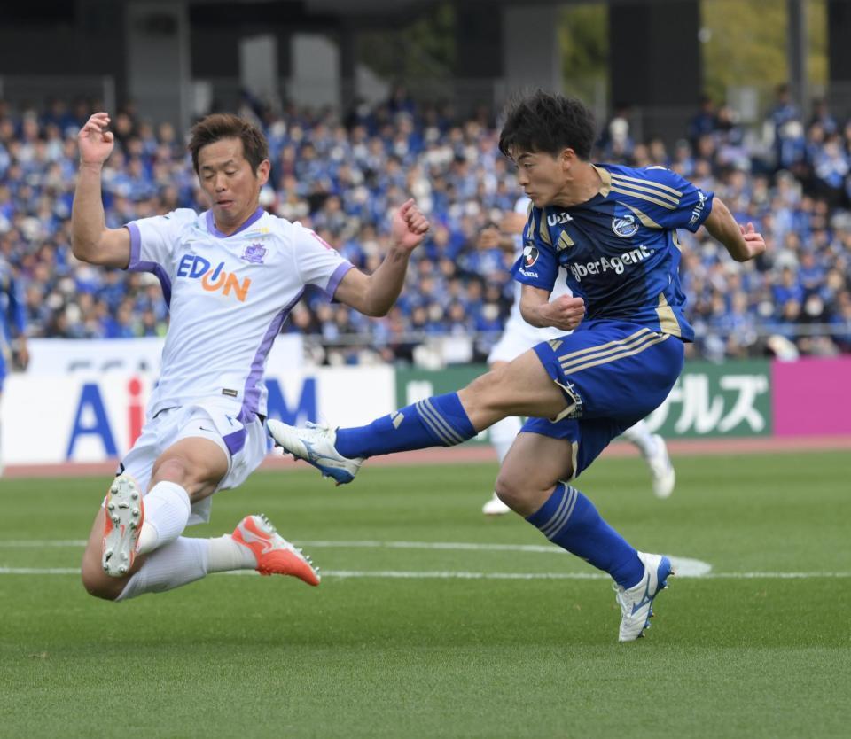 　前半、先制ゴールを決める町田・相馬勇紀（撮影・伊藤笙子）