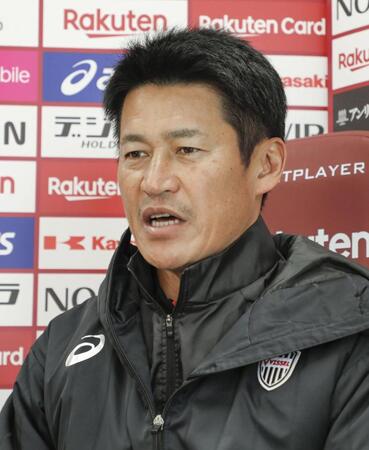 　オンラインで取材に応じるＪ１神戸の吉田監督（ⓒＶＩＳＳＥＬ　ＫＯＢＥ）
