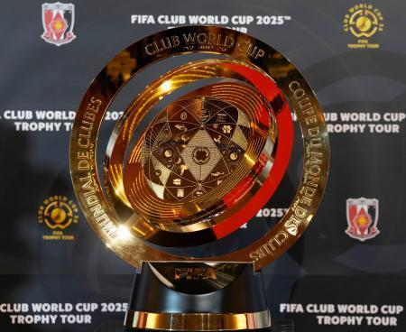 埼玉スタジアムに優勝トロフィー/サッカー/デイリースポーツ online