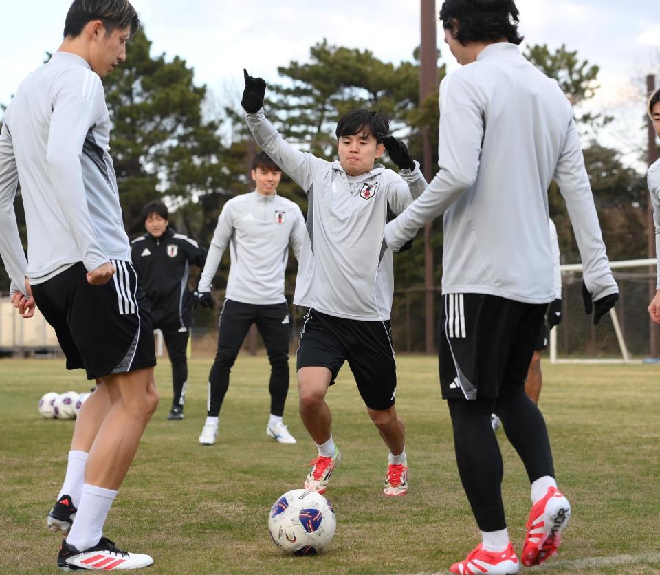 　アジア最終予選のバーレーン戦に向けて調整する日本代表・久保建英（撮影・堀内翔）