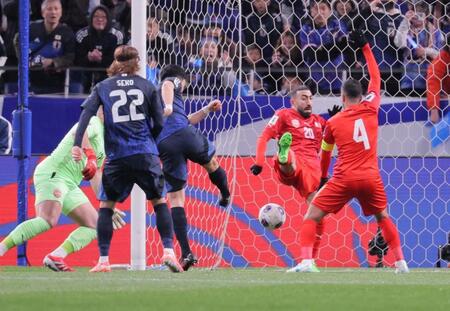 W杯史上最速決定王手の日本代表 前半は0-0で折り返す 遠藤がネット揺らすもVARで取り消し 豪州勝利で引き分けでも決定に