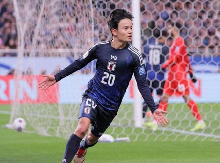 　後半、追加点のゴールを決めた日本代表・久保建英（撮影・棚橋慶太）