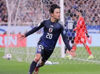 　後半、追加点のゴールを決めた日本代表・久保建英（撮影・棚橋慶太）