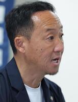 　試合後、会見する町田・黒田監督（撮影・吉澤敬太）