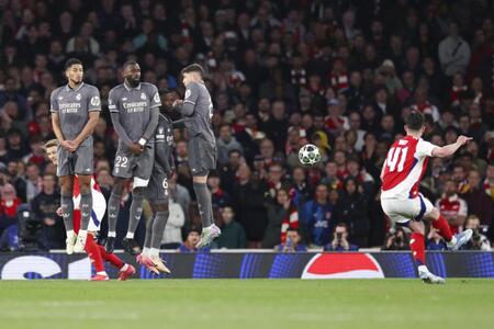 後半失速でアーセナルに完敗のレアル、逆転での準決勝進出の可能性はわずか４％