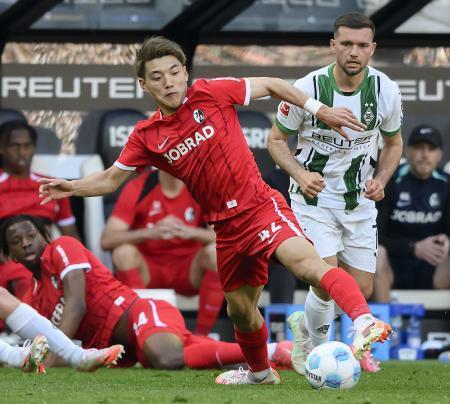 フライブルク堂安律がアシスト　サッカーのドイツ１部