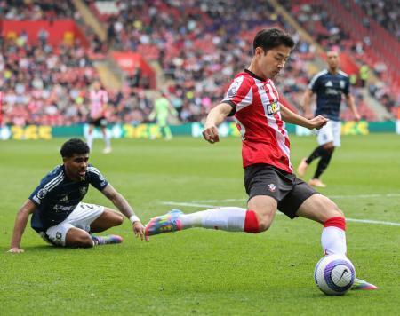 菅原、後半３７分から出場　サッカーのプレミアリーグ