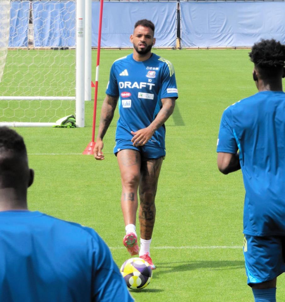 　２０日の浦和戦に向けてトレーニングを行った横浜ＭのＦＷアンデルソンロペス