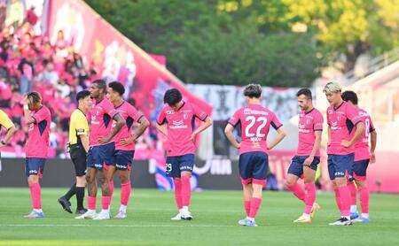 Ｃ大阪・パパス監督「そもそも母数の人数が足りていない」厳しい台所事情に嘆き　香川真司は「現状を受け入れるしかない」