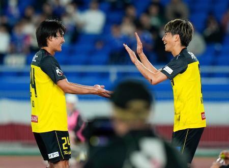 Ｊ１、２位柏が横浜Ｍ下す　川崎は７戦ぶり白星