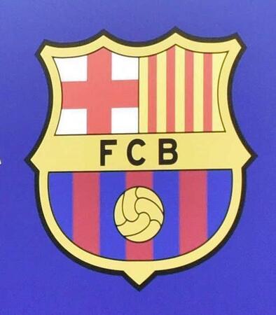 バルサと契約延長のスペイン代表１７歳ヤマル、お決まりの会長らとの記念写真は７月に延期