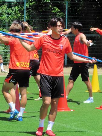 　５日にＪ２千葉から完全移籍でＪ１浦和に加入することが発表された浦和のＦＷ小森飛絢