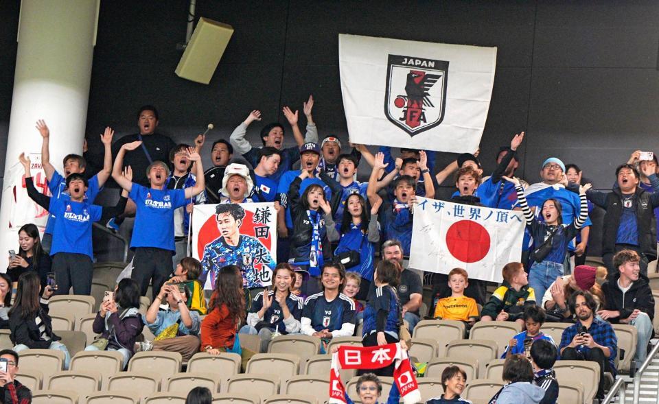 　オーストラリア戦に駆けつけた日本サポーター（共同）