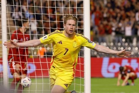 　ウェールズ戦で、チーム４点目のゴールを決め喜ぶベルギーのデブルイネ＝９日、ブリュッセル（ＡＰ＝共同）