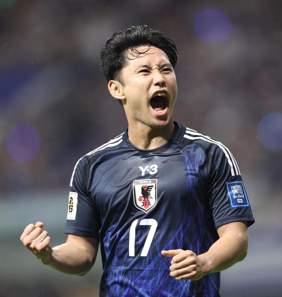 　後半、ゴールを奪いほえる日本代表・森下龍矢（撮影・北村雅宏）