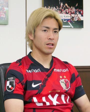 　取材に応じるＪ１鹿島の小川諒也＝１２日、茨城県鹿嶋市役所