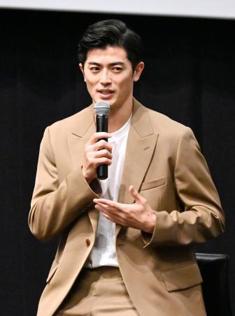 　イベントに出席したサッカーのベルギー１部リーグ、シントトロイデンの谷口＝１３日、熊本市