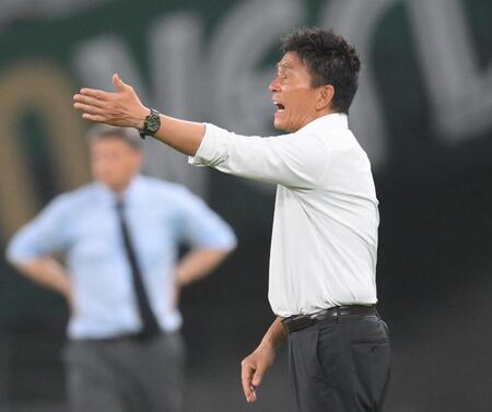 　リーグ戦歴代最多指揮のチーム記録を更新した東京Ｖ・城福浩監督（撮影・伊藤笙子）