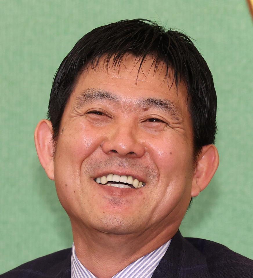 　笑顔を見せるサッカー日本代表・森保監督（撮影・佐々木彰尚）