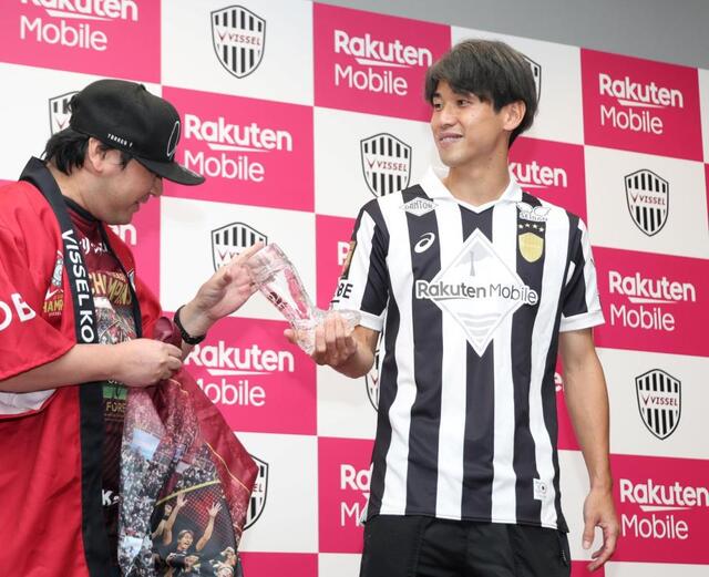 神戸FW大迫勇也に質問攻め「ヨッチと仲良い？」「1日だけポジション