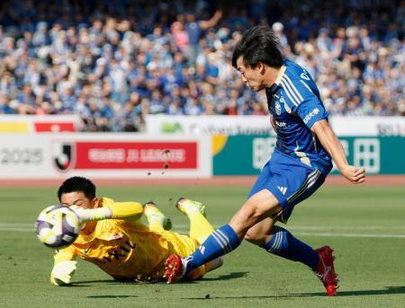 Ｊ１首位鹿島、町田に敗れる　福岡は新潟に勝つ