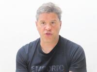 　柏市内のクラブハウス内で取材に応じた柏のリカルド・ロドリゲス監督