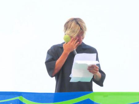 　湘南サポーターを前にしたスピーチで号泣するＦＷ福田翔生