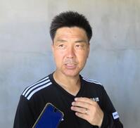 　取材に応じる横浜Ｍの大島秀夫監督