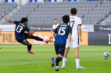 　日本－香港　前半、先制ゴールを決めるジャーメイン