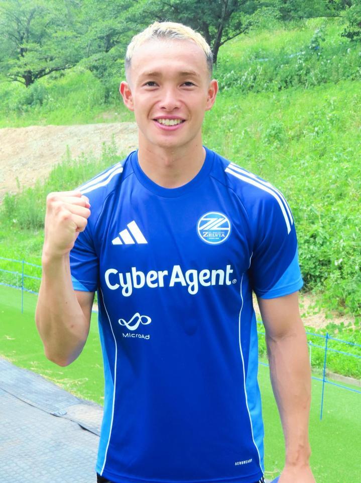 　Ｊ２長崎からＪ１町田に完全移籍したＭＦ増山朝陽