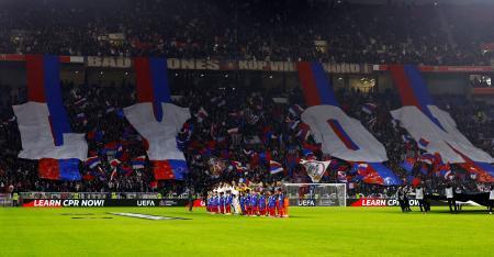 リヨン、２部降格処分撤回　クラブ財政で多額の負債