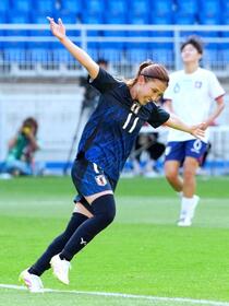 　前半、チーム２点目のゴールを決め、駆け出す滝川（共同）