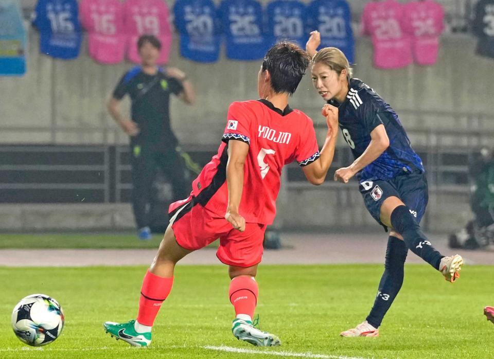 　前半、先制ゴールを決める成宮（共同）