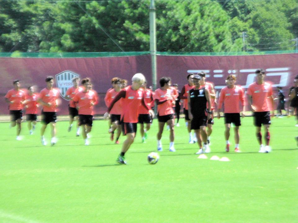　バルセロナ戦に向けて調整した神戸